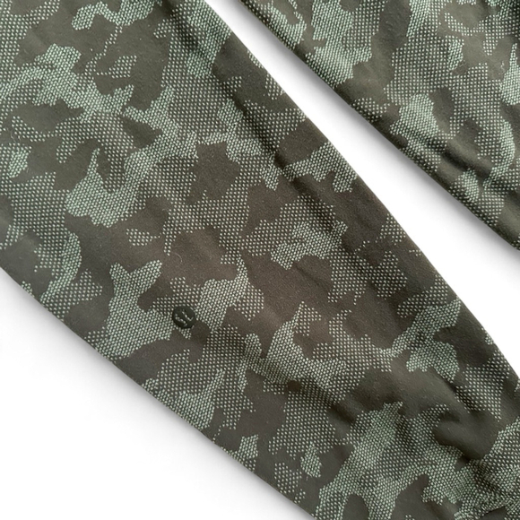 Lululemon Dark Green Camo “Ready to Rulu” Heritage Highwaisted Jogger Women Sz 2 - Picture 8 of 11